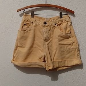 Vintage yellow shorts. Size 7. Brand- Sostanza.